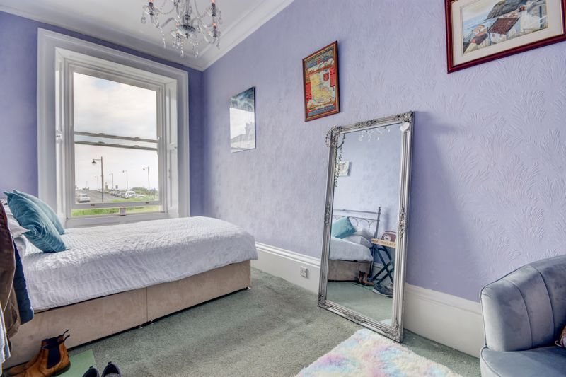 1 bed flat for sale in East Crescent, Whitby YO21, £225,000