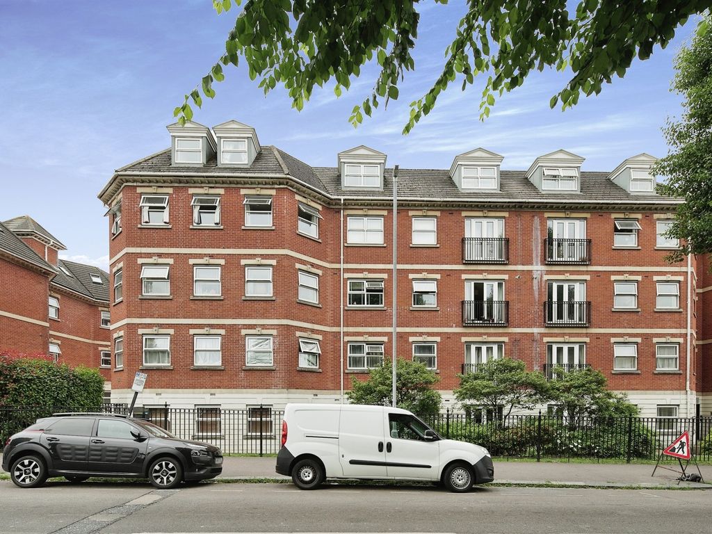 1 bed flat for sale in Davigdor Road, Hove BN3, £280,000