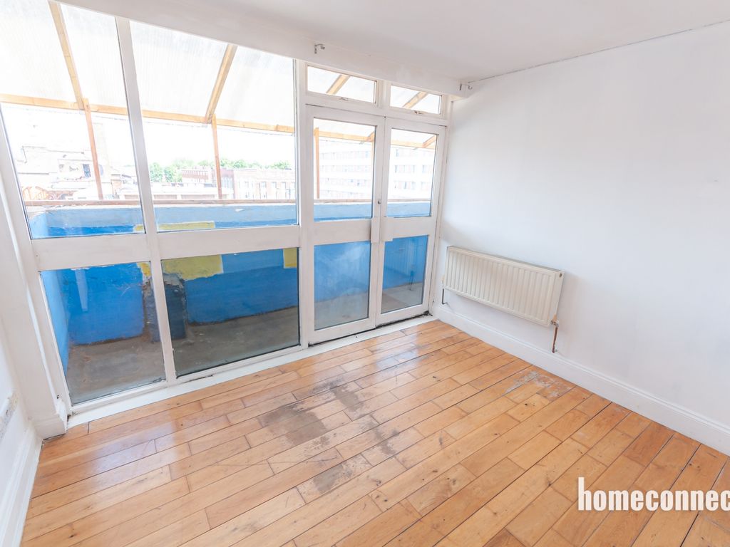 1 bed flat for sale in Garland House, Romford Road, Forest Gate E7, £210,000