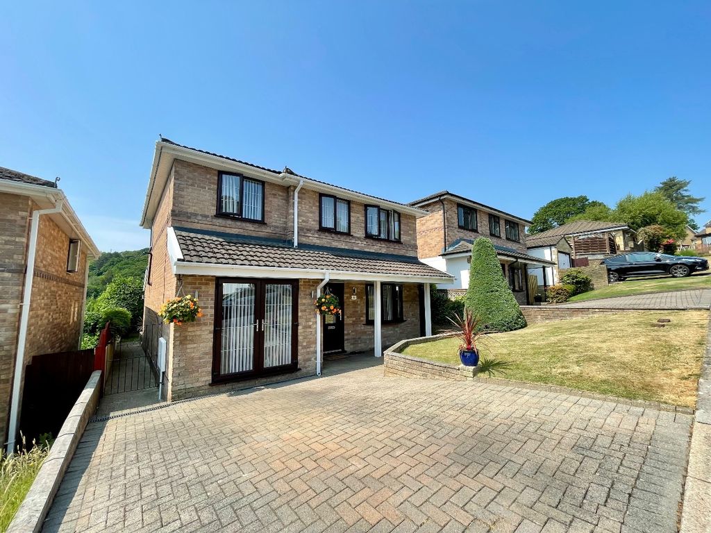 4 bed detached house for sale in Bryn Onnen, Pontardawe, Swansea SA8, £338,000