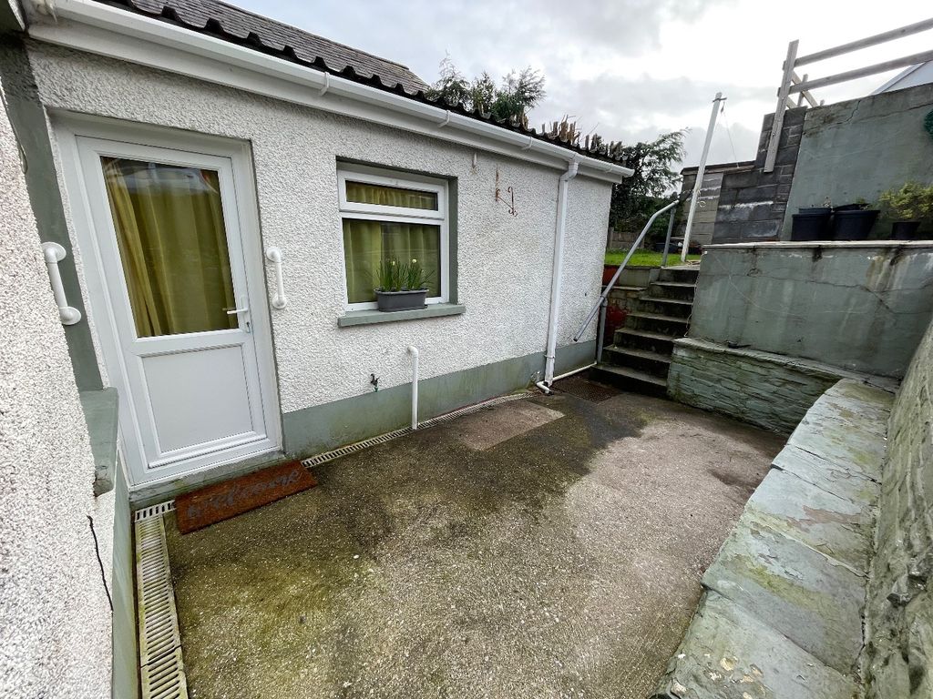 2 bed semi-detached house for sale in Twyn Y Bedw, Clydach, Swanse SA6, £129,000