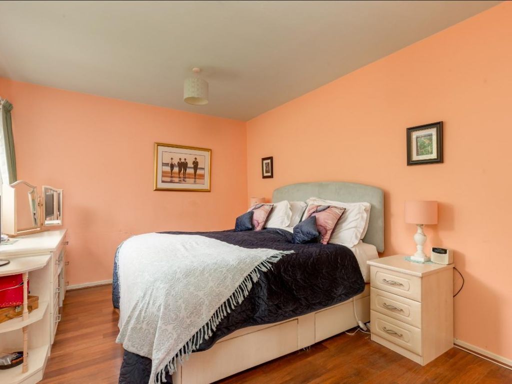 3 bed flat for sale in 38 Cramond Vale, Edinburgh EH4, £265,000