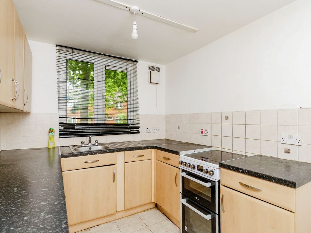 2 bed flat for sale in Sweetman Street, Wolverhampton WV6, £100,000