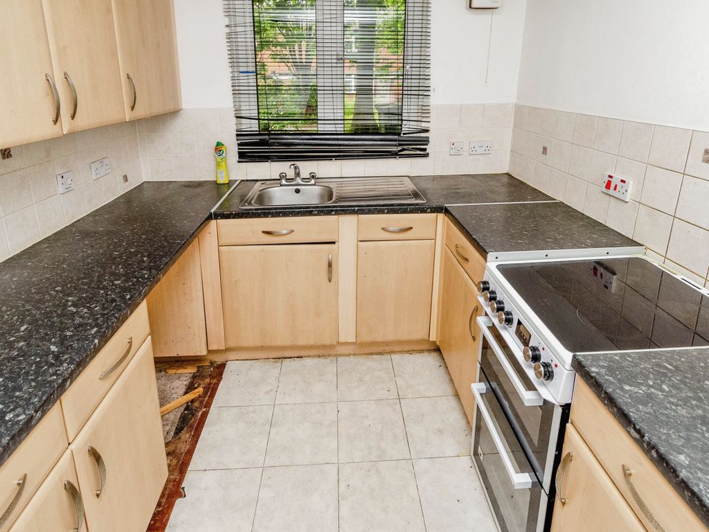 2 bed flat for sale in Sweetman Street, Wolverhampton WV6, £100,000