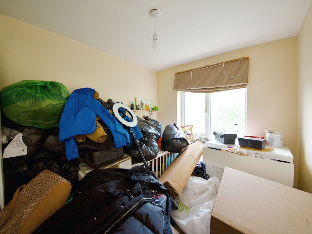 2 bed flat for sale in Tysoe Avenue, Enfield EN3, £259,500