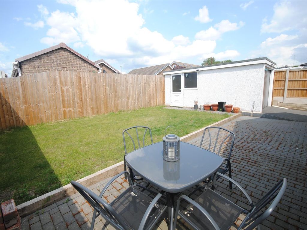 3 bed detached bungalow for sale in Gibson Lane, Kippax, Leeds LS25, £275,000