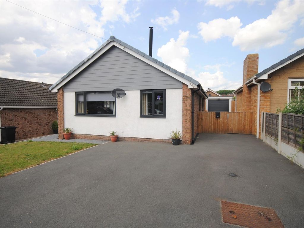 3 bed detached bungalow for sale in Gibson Lane, Kippax, Leeds LS25, £275,000