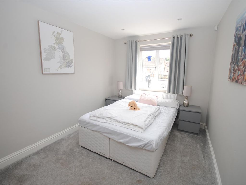 3 bed detached bungalow for sale in Gibson Lane, Kippax, Leeds LS25, £275,000