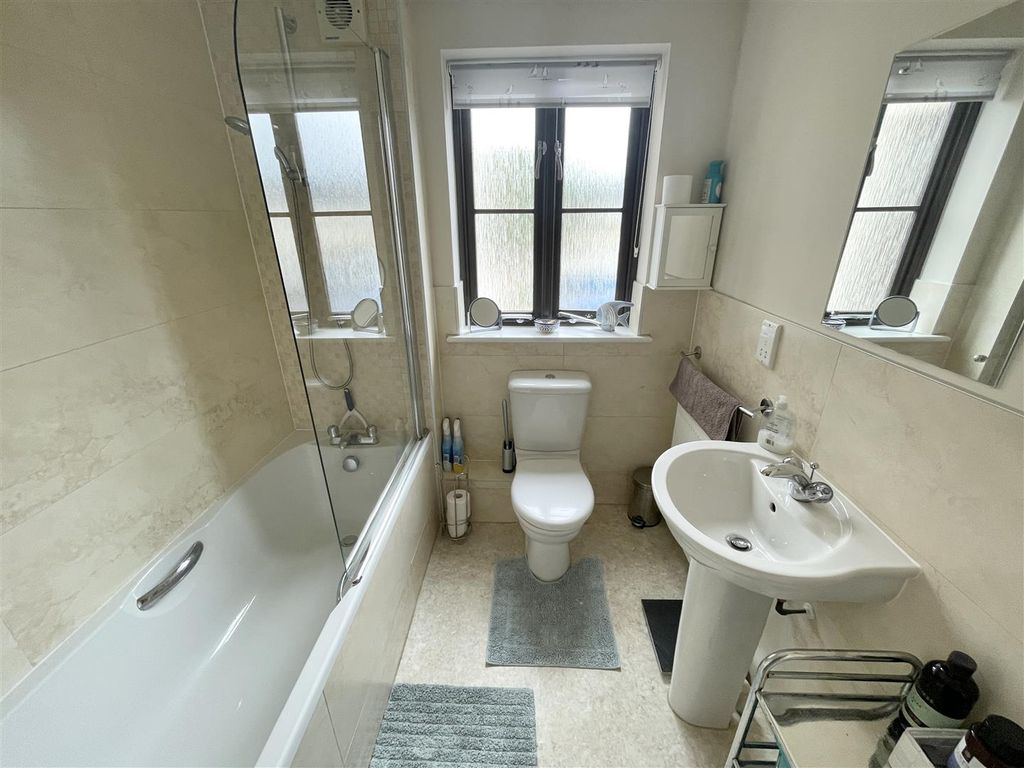 2 bed flat for sale in Chandlers Yard, Burry Port SA16, £210,000