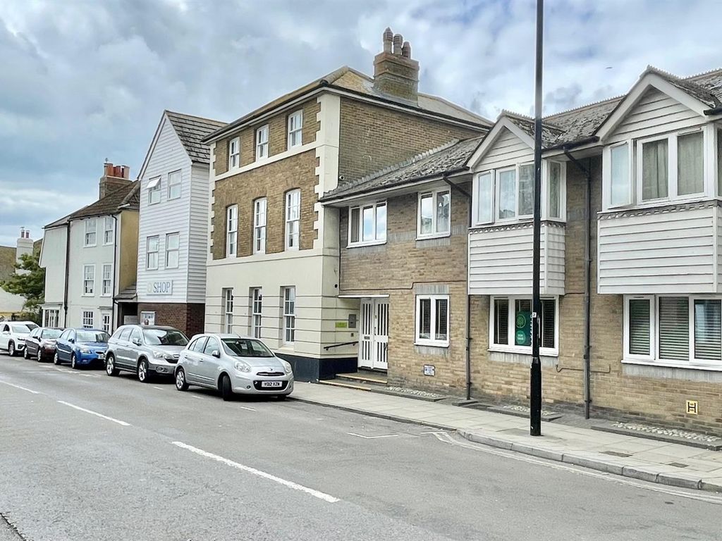 2 bed flat for sale in The Bourne, Hastings TN34, £145,000