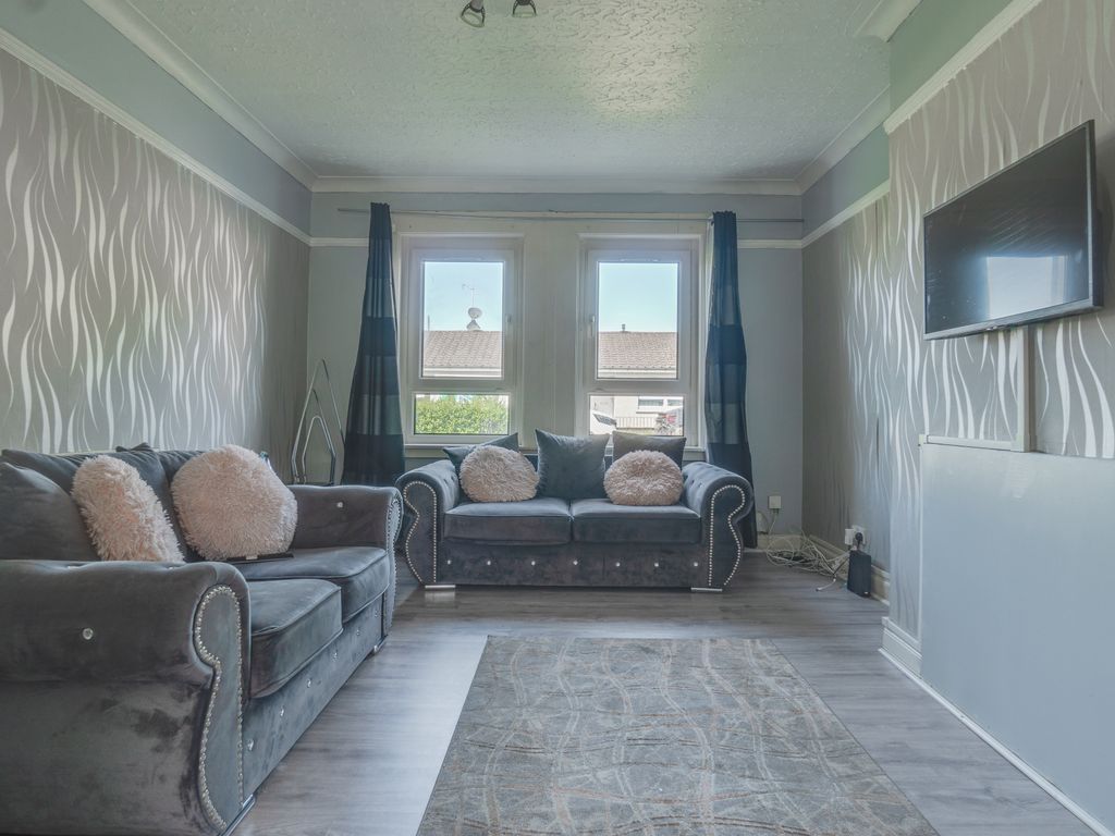 2 bed flat for sale in Nelson Street, Glasgow G69, £83,000