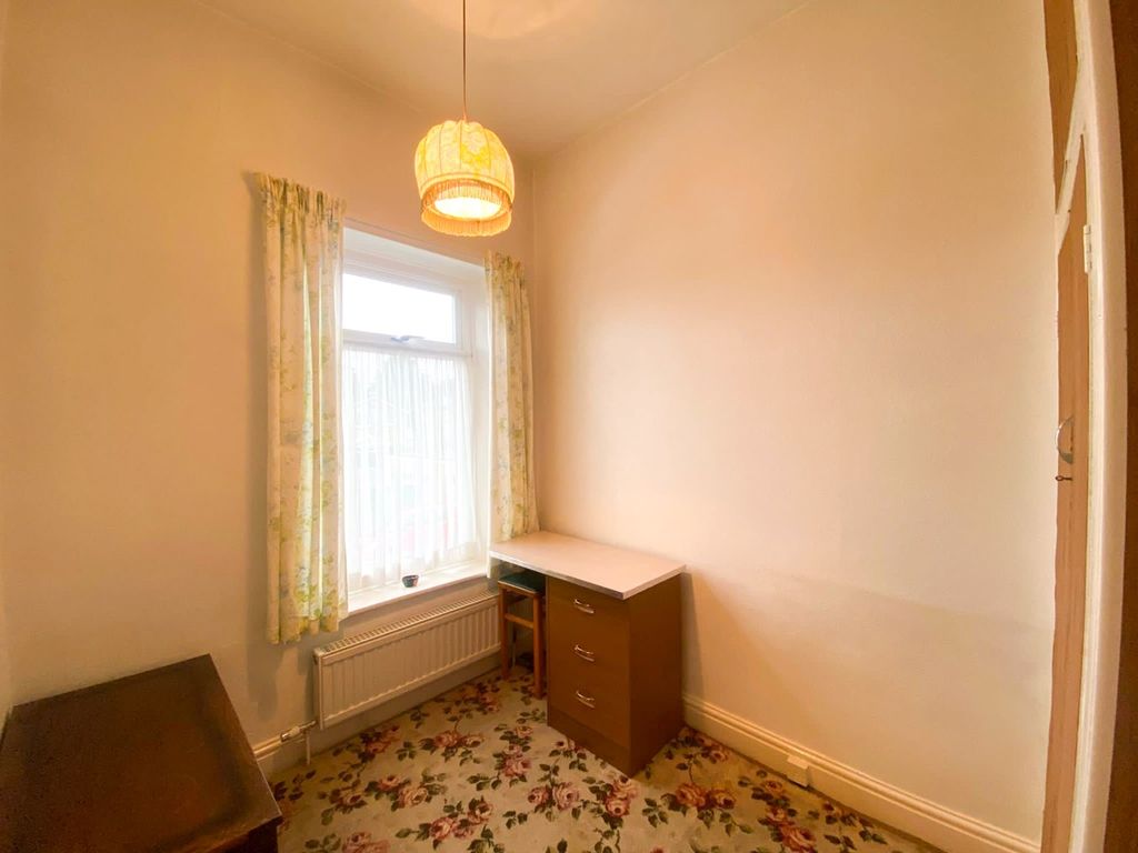 3 bed terraced house for sale in Summer Street, Netherton, Huddersfield HD4, £125,000