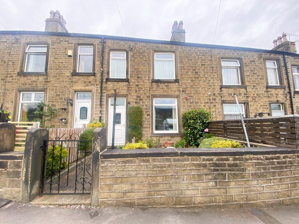 3 bed terraced house for sale in Summer Street, Netherton, Huddersfield HD4, £125,000