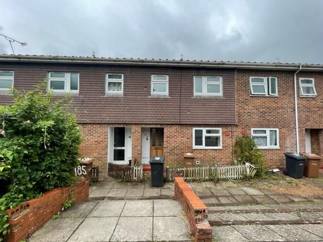 3 bed property for sale in Galahad Close, Andover SP10, £185,000