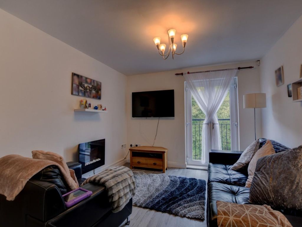 2 bed flat for sale in The Arches, Knotts Lane, Colne BB8, £45,000