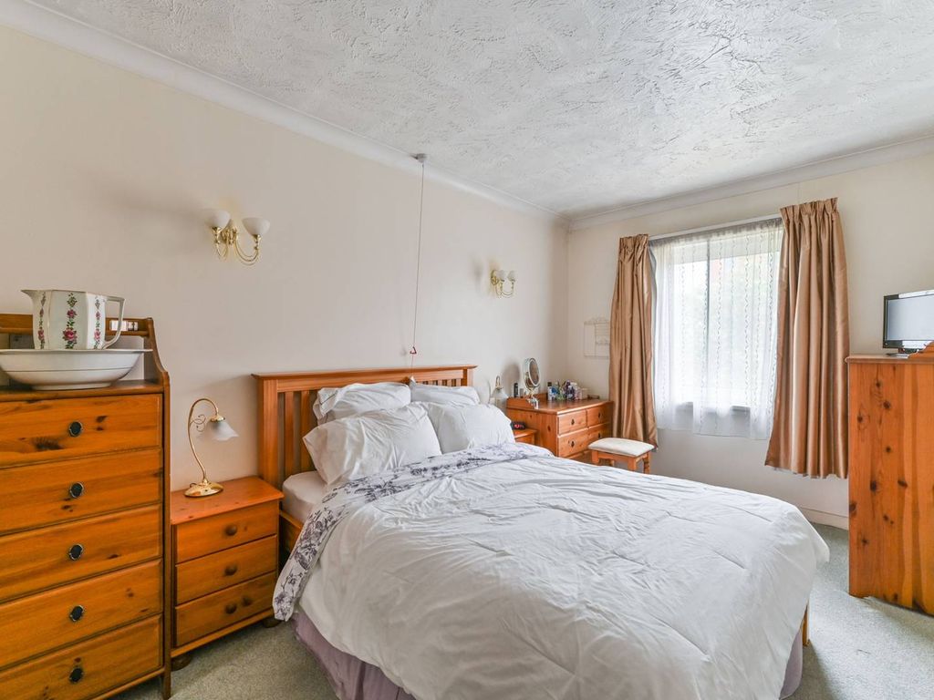 1 bed flat for sale in Fairfield Path, Central Croydon, Croydon CR0, £110,000