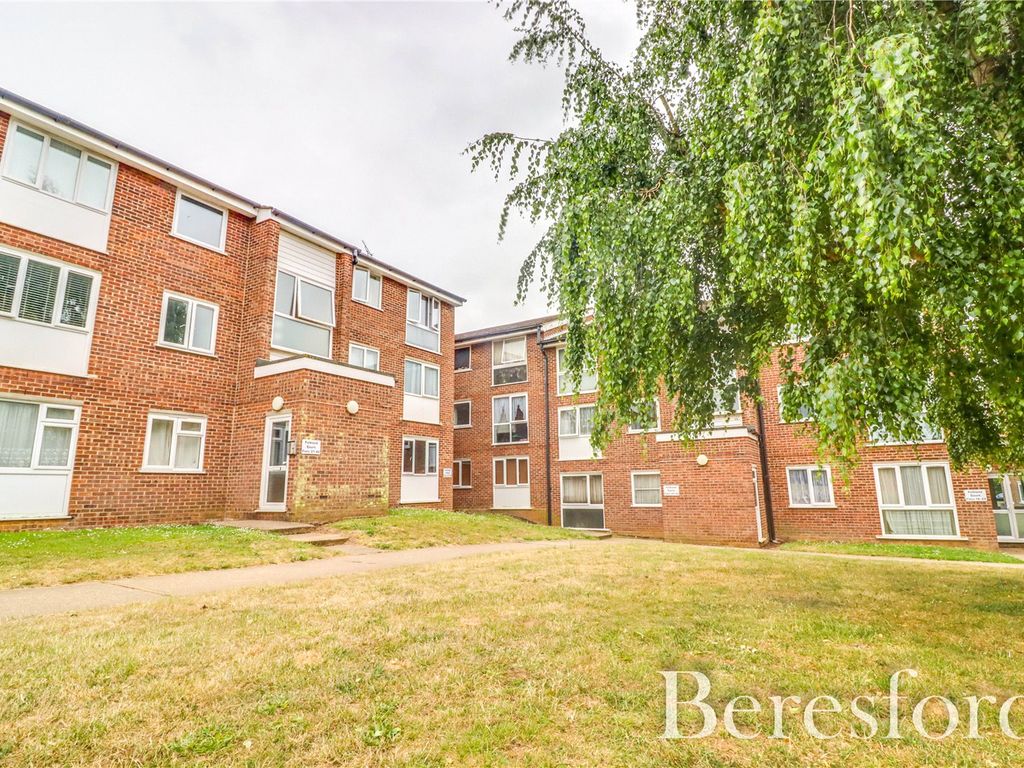 2 bed flat for sale in Falkland Court, Braintree CM7, £110,000