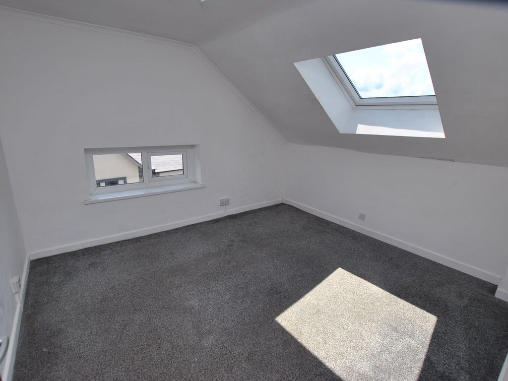 1 bed flat for sale in Flat, Hanbury Court, Hanbury Road, Bargoed CF81, £49,000