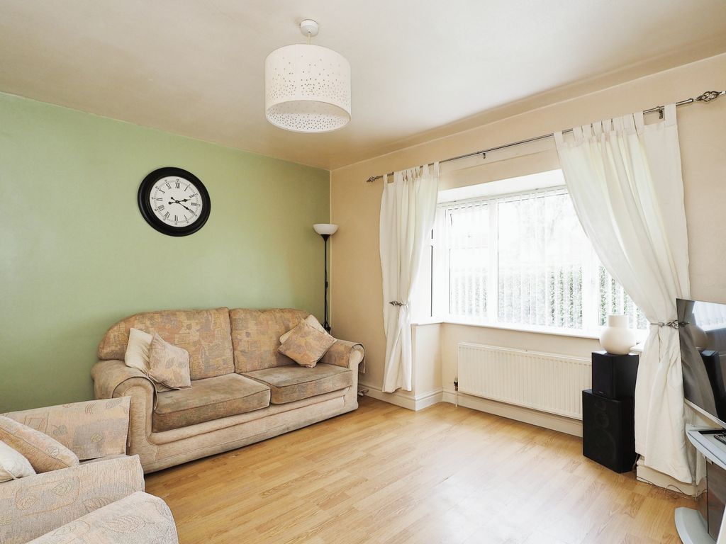 1 bed flat for sale in Dent Drive, Wakefield WF1, £90,000
