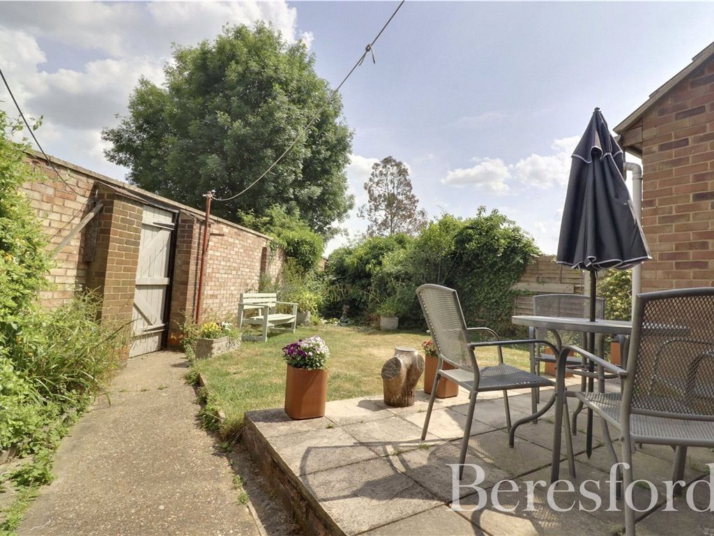 3 bed semi-detached house for sale in Deanery Hill, Braintree CM7, £320,000