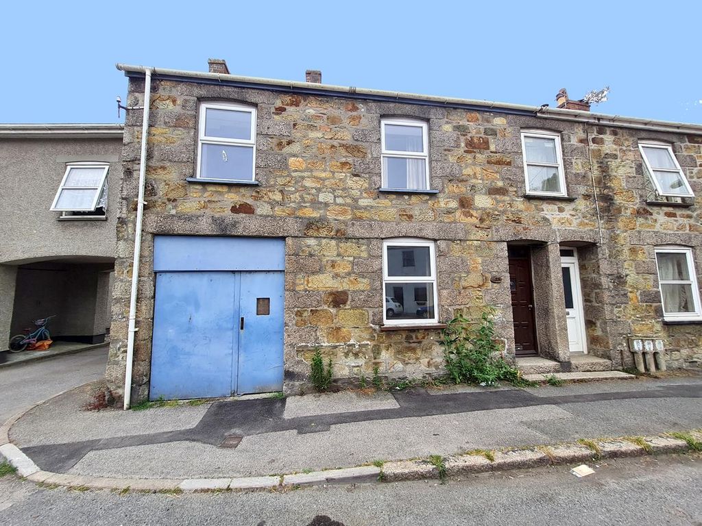 3 bed terraced house for sale in St. Johns Road, Helston TR13, £200,000