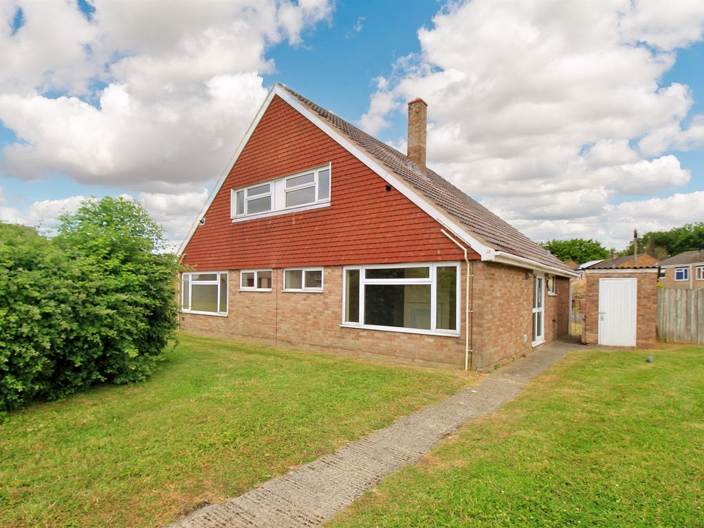 3 bed property for sale in Sarum Drive, Devizes SN10, £225,000