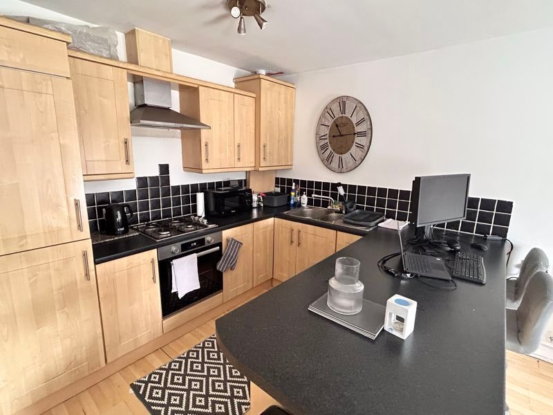 1 bed flat for sale in Tamworth Road, Tamworth B78, £73,750