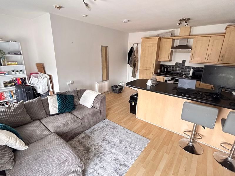 1 bed flat for sale in Tamworth Road, Tamworth B78, £73,750