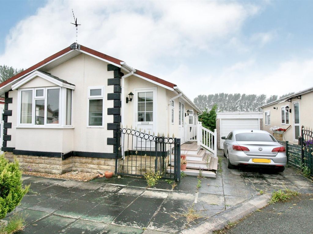 2 bed mobile/park home for sale in Oxcliffe Road, Heaton With Oxcliffe, Morecambe LA3, £65,000