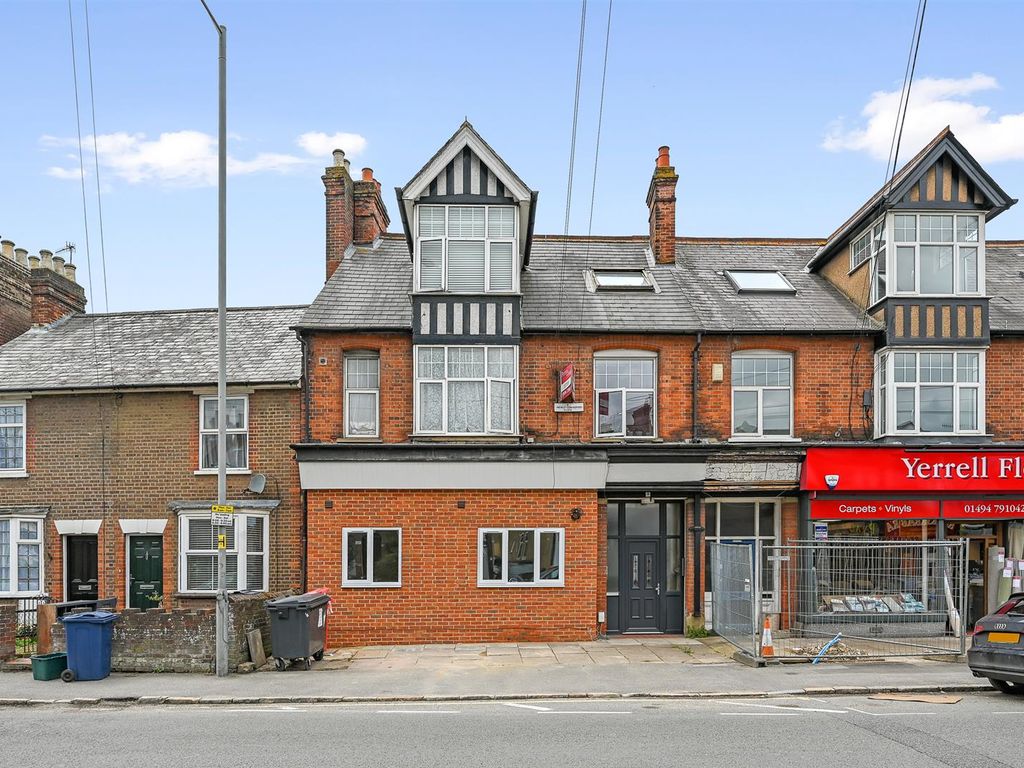 1 bed flat for sale in Broad Street, Chesham HP5, £195,000