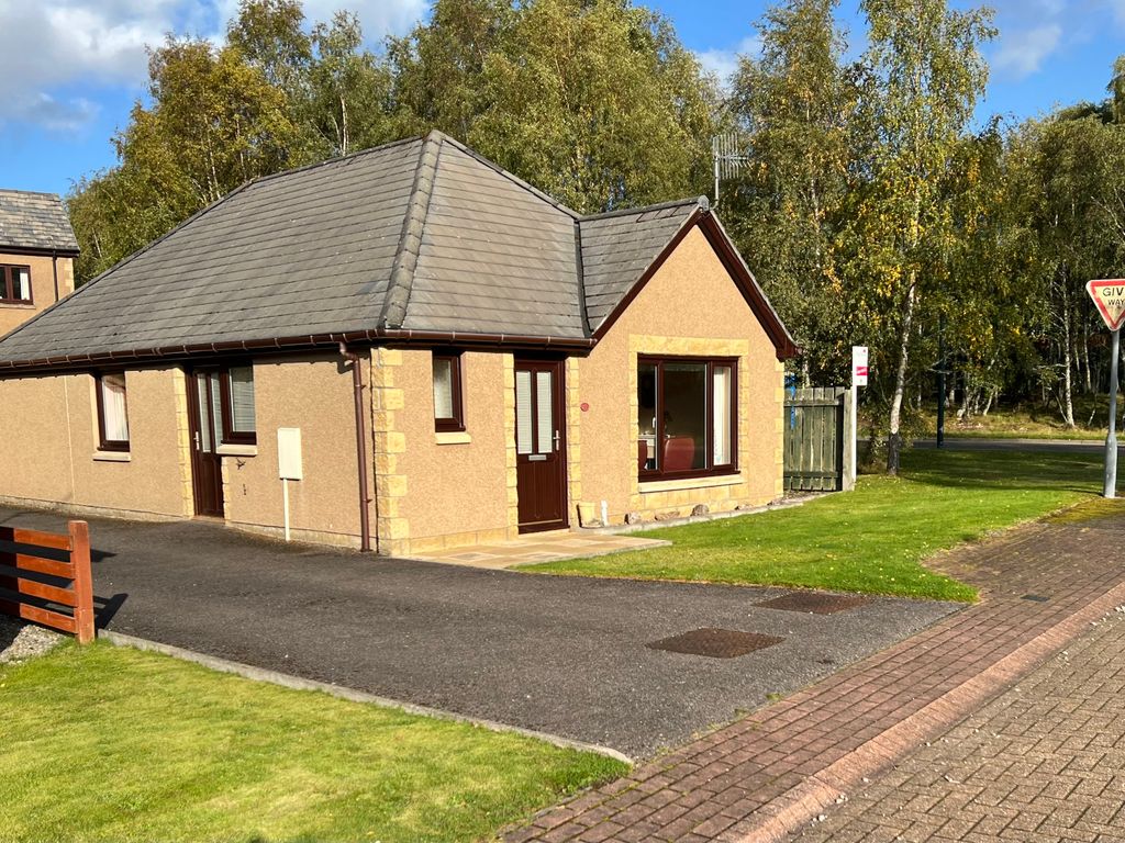 3 bed bungalow for sale in Carn Aghaidh, Aviemore PH22, £288,000