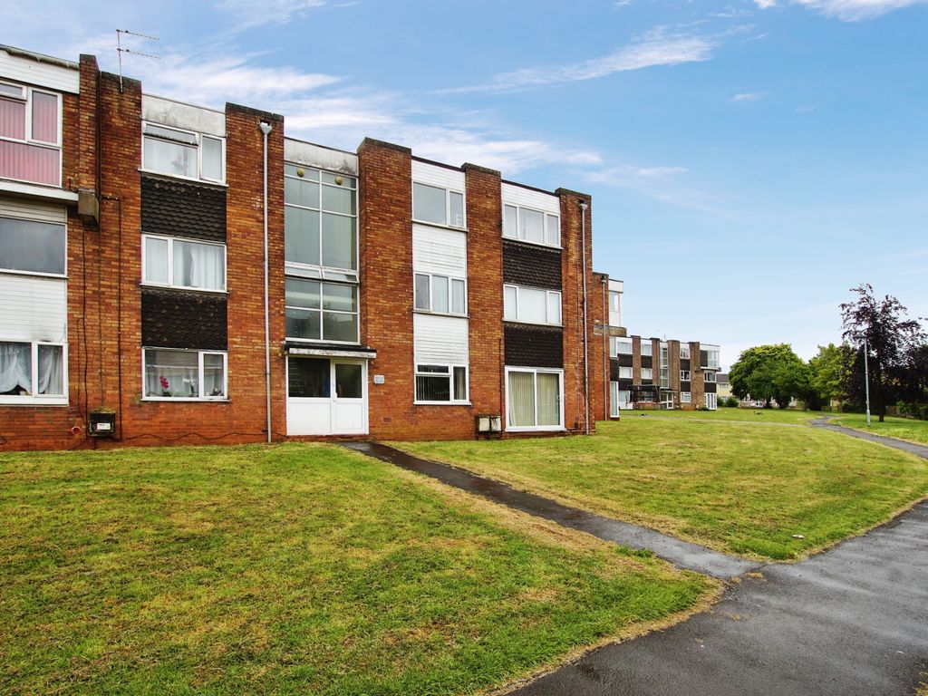 2 bed flat for sale in Chargrove, Yate, Bristol, Gloucestershire BS37, £180,000