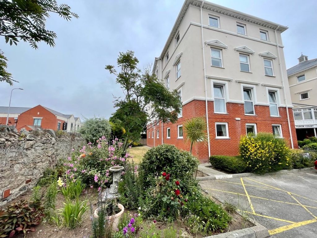 1 bed flat for sale in Apartment 13 Tudor Court, Tudor Road, Llandudno, Gwynedd LL30, £60,000