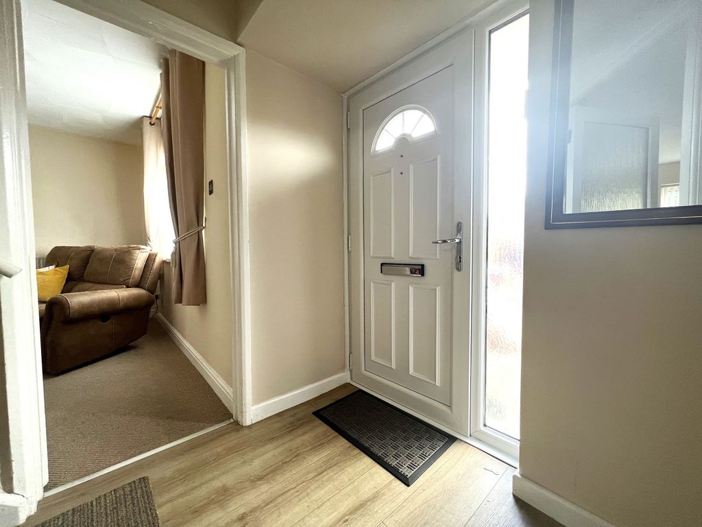 3 bed terraced house for sale in Woolacombe Avenue, Llanrumney, Cardiff. CF3, £210,000