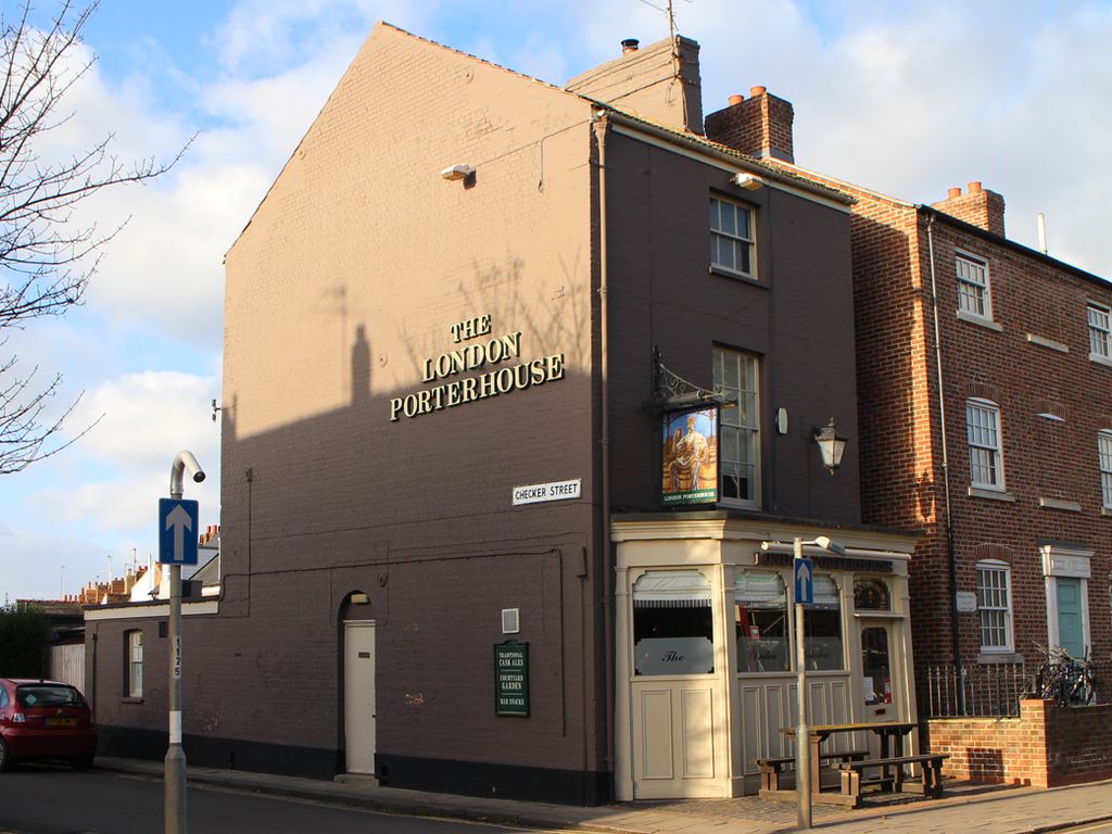 Pub/bar for sale in London Road, King's Lynn PE30, £225,000
