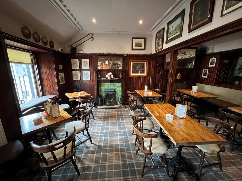 Pub/bar for sale in Langlands Road, Glasgow G75, £520,000