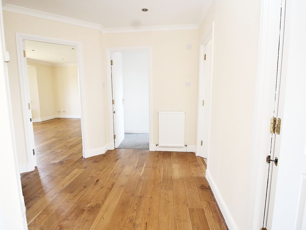 2 bed flat for sale in Oakburn Walk, Jamestown G83, £135,000