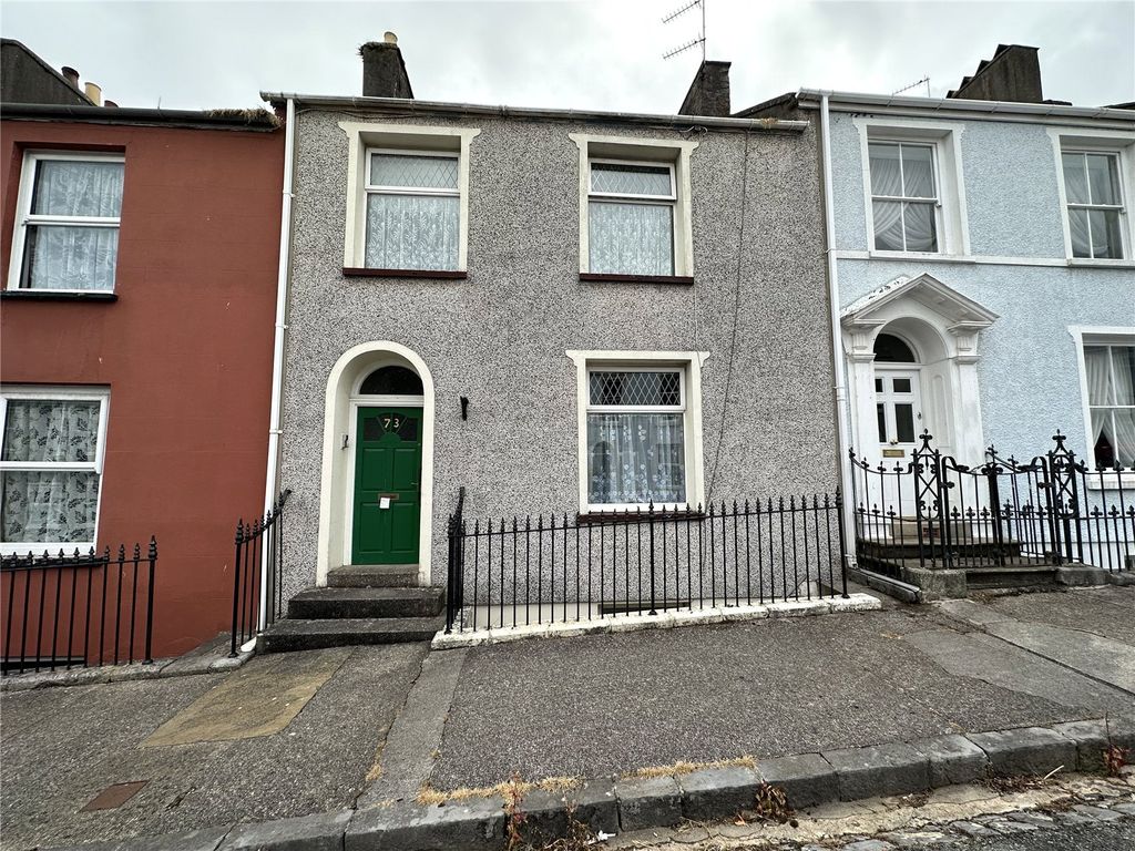3 bed flat for sale in Laws Street, Pembroke Dock, Pembrokeshire SA72, £175,000