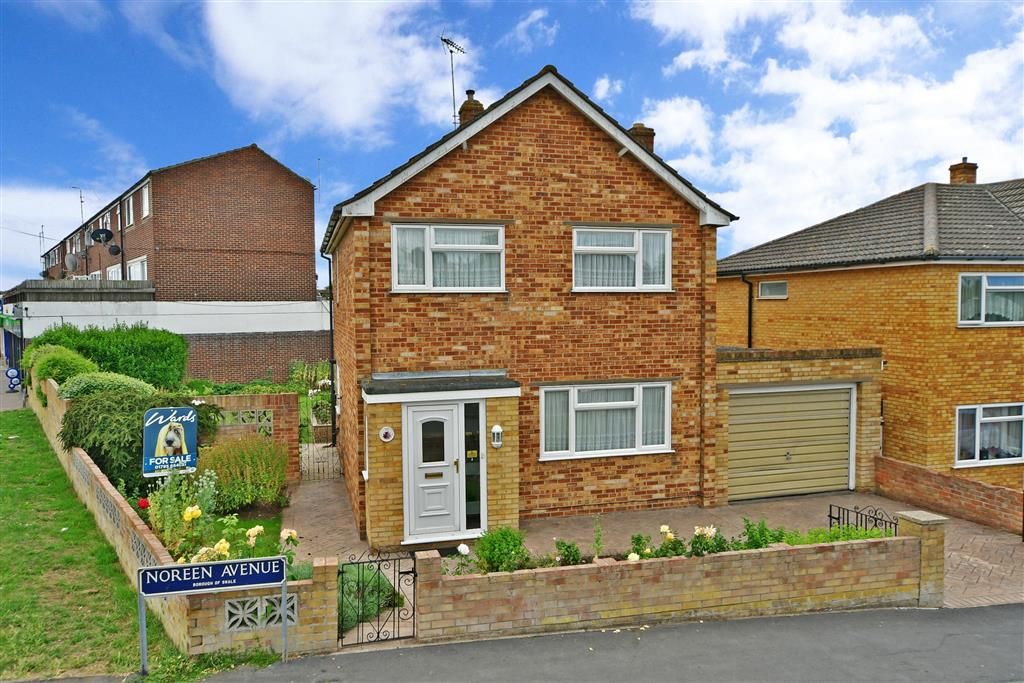 3 bed detached house for sale in Noreen Avenue, Minster-On-Sea, Sheerness, Kent ME12, £280,000
