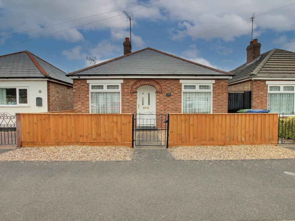 2 bed detached bungalow for sale in Highfield Road, March PE15, £180,000