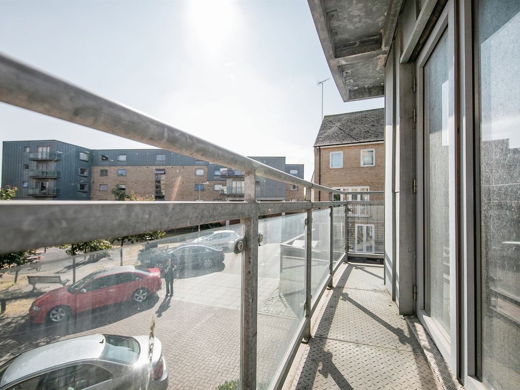 2 bed flat for sale in Wherstead Road, Ipswich IP2, £105,000
