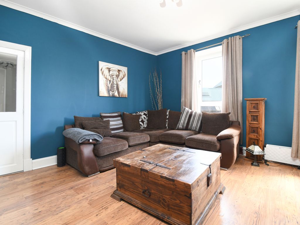 3 bed flat for sale in Lordburn, Arbroath DD11, £85,000