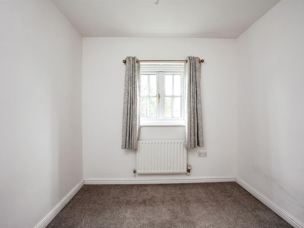 3 bed terraced house for sale in Oaklands Avenue, Amesbury, Salisbury SP4, £250,000