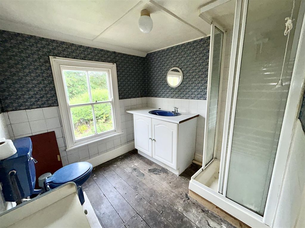 2 bed cottage for sale in Crowntown, Helston TR13, £225,000
