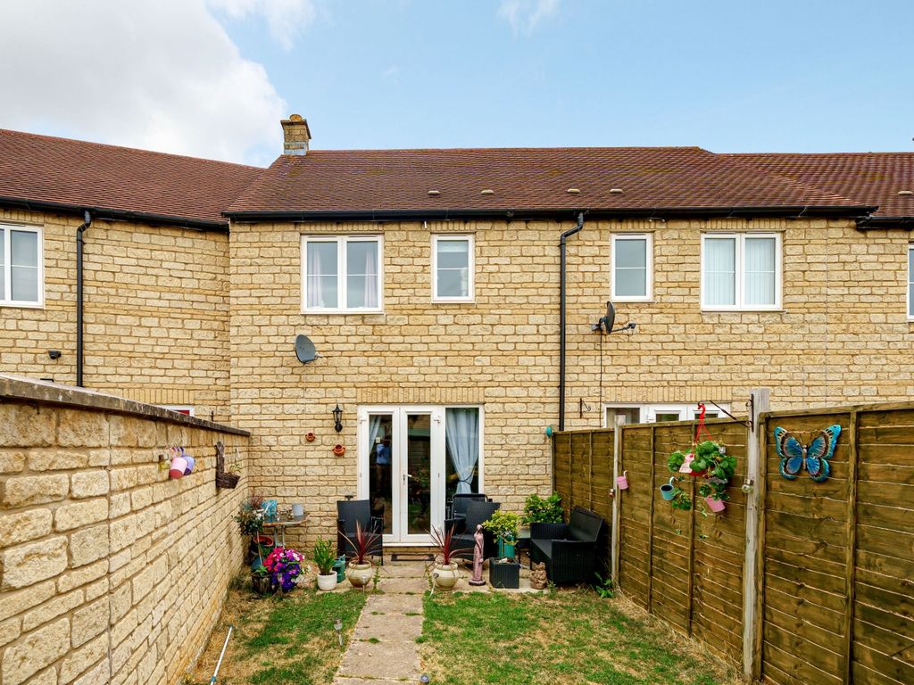 2 bed terraced house for sale in Woodrush Gardens, Carterton, Oxfordshire OX18, £240,000