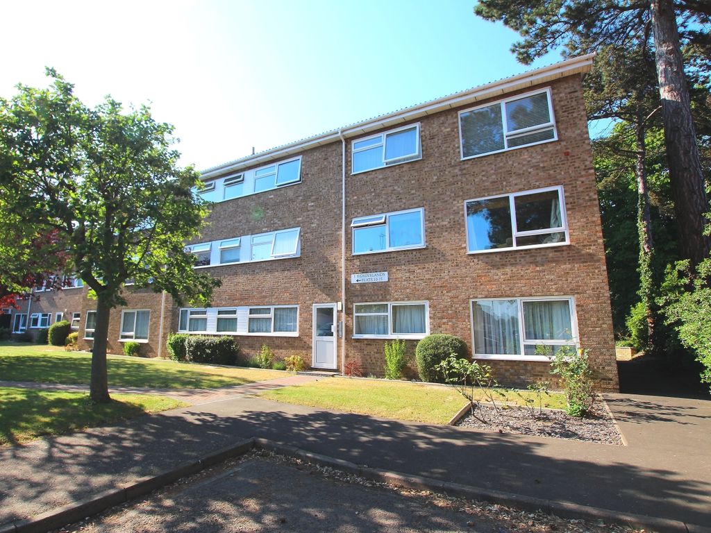 3 bed flat for sale in Grovelands, Peterborough PE3, £185,000