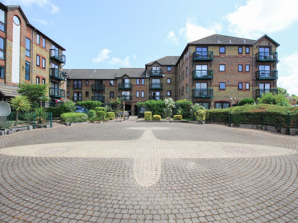 1 bed flat for sale in Mitchell Close, Woolston SO19, £130,000