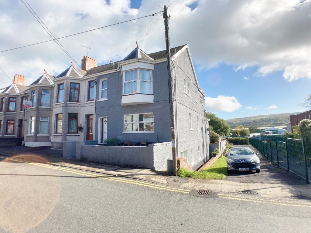 5 bed end terrace house for sale in New Road, Ammanford SA18, £295,000