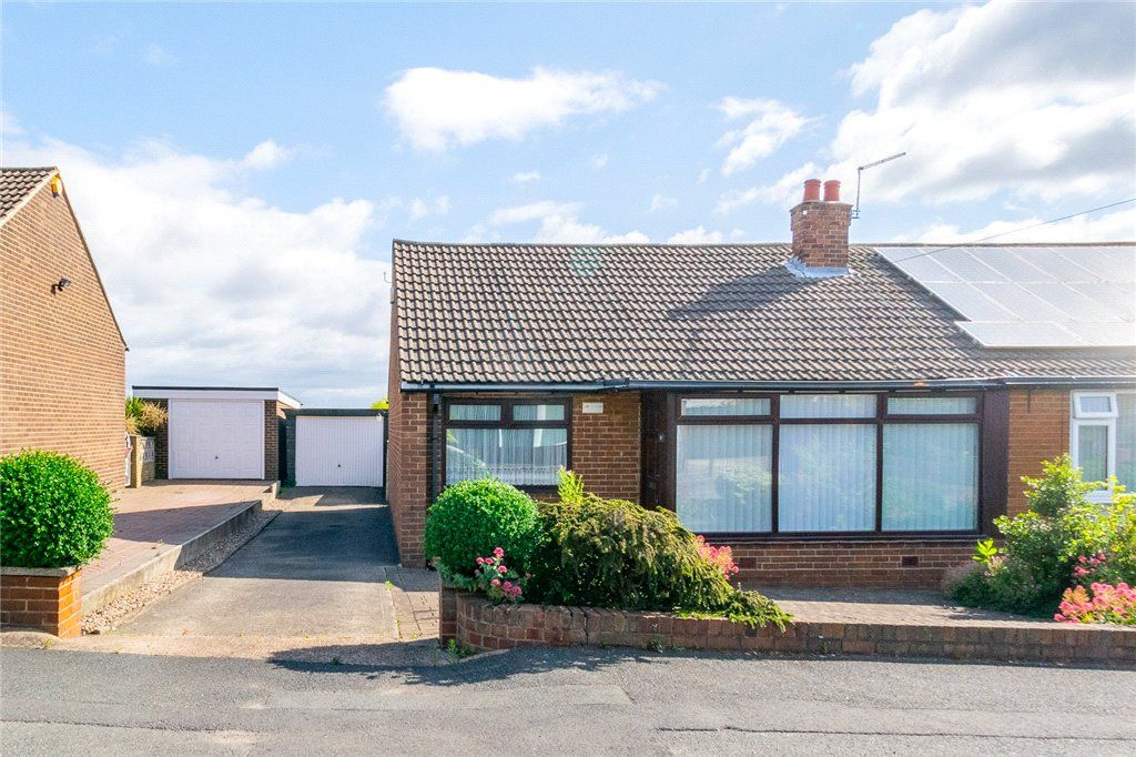 2 bed bungalow for sale in King George Avenue, Morley, Leeds, West Yorkshire LS27, £200,000