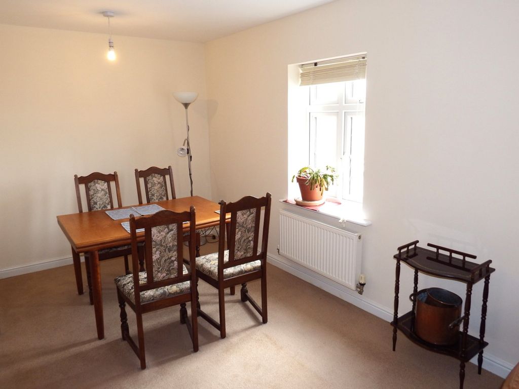 2 bed flat for sale in Mendip Way, Stevenage, Hertfordshire SG1, £225,000